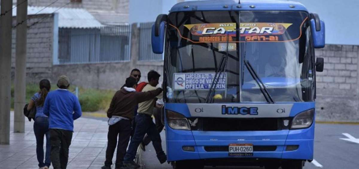 Transportistas y Municipio de Quito acuerdan "profundizar di&aacute;logos"