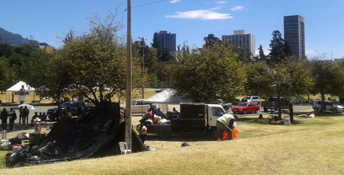 Se realiz&oacute; limpieza de El Arbolito tras salida de manifestantes de la Conaie