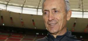 FIFA advierte a Barcelona por deuda con Floro