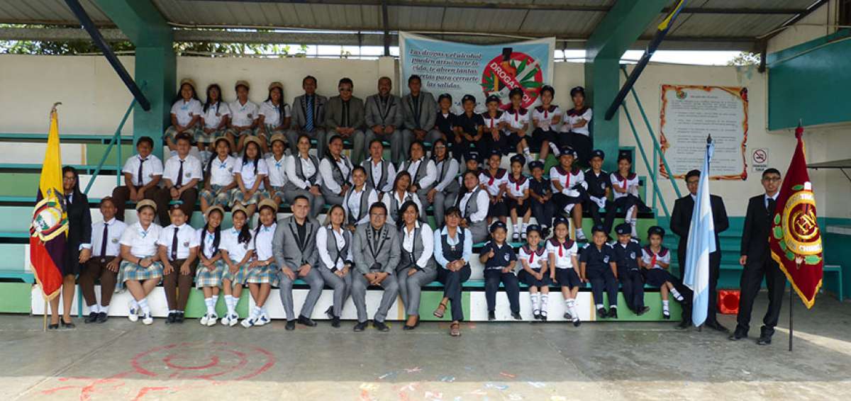 &rarr;Los due&ntilde;os del colegio y el personal docente apostaron por un nuevo comienzo a 120 kil&oacute;metros de Guayaquil, en la parroquia rural del Puerto Principal.