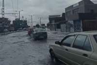 Las lluvias provocaron congestión vehicular y se registró caida de granizo junto con corrientes de agua.  