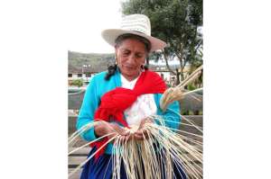 Santa Elena exhibe la paja toquilla