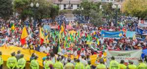 La marcha lleg&oacute; hasta la Asamblea y el Palacio de Carondelet. 