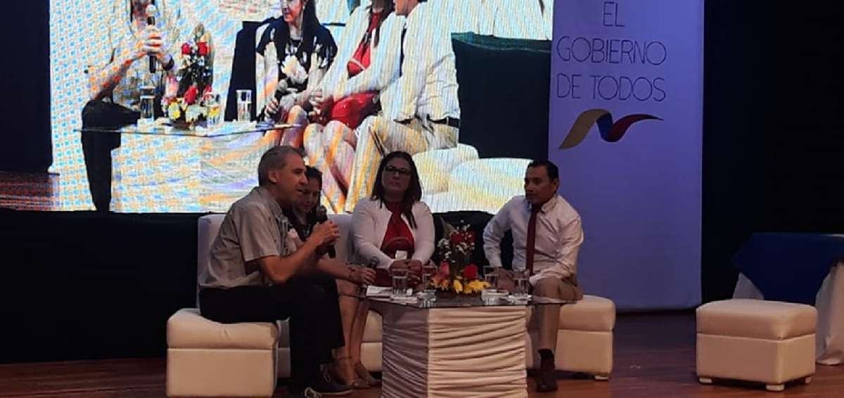 En la jornada estuvieron presentes m&aacute;s de 200 profesores.