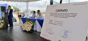El ministro Gabriel Mart&iacute;nez explica detalles del contrato de concesi&oacute;n de la obra, que permitir&aacute; mejorar la movilidad entre Guayas y El Oro.