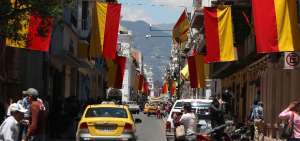 Cuenca luce engalanada por sus fiestas a la espera de miles de visitantes.