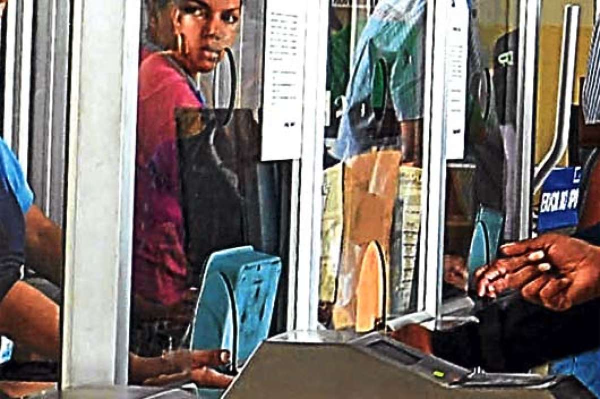 La Metrov&iacute;a en Guayaquil dispone de 700 mil tarjetas