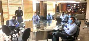 Jaime Estrada se reuni&oacute; en las oficinas de la FEF, el lunes pasado, con Miguel &Aacute;ngel Loor, de la LigaPro. Se trabaja para hallar una salida a la crisis.