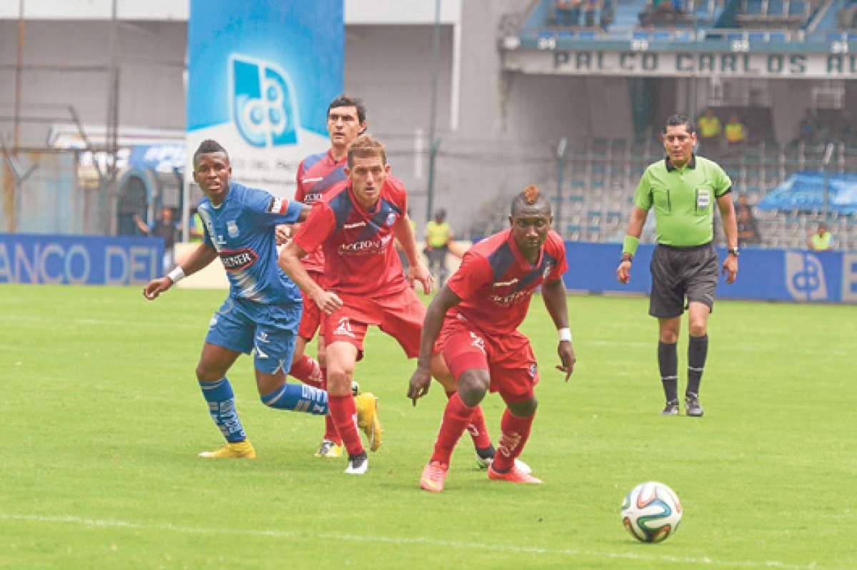 Olmedo de Riobamba jug&oacute; su &uacute;ltimo encuentro antre los &lsquo;el&eacute;ctricos&rsquo; en el estadio George Capwell. Foto: Archivo