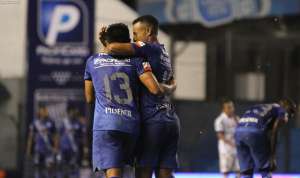 &Aacute;ngel Mena marc&oacute; la segunda para Emelec ante Deportivo Quito. Foto: API