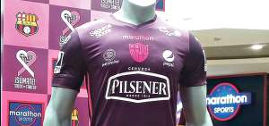 La camiseta se devel&oacute; ayer en un acto que se realiz&oacute; en un centro comercial de norte de Guayaquil. Es morada con vivos rosados, el color de la campa&ntilde;a.