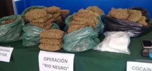 Mercanc&iacute;a incautada en el operativo.