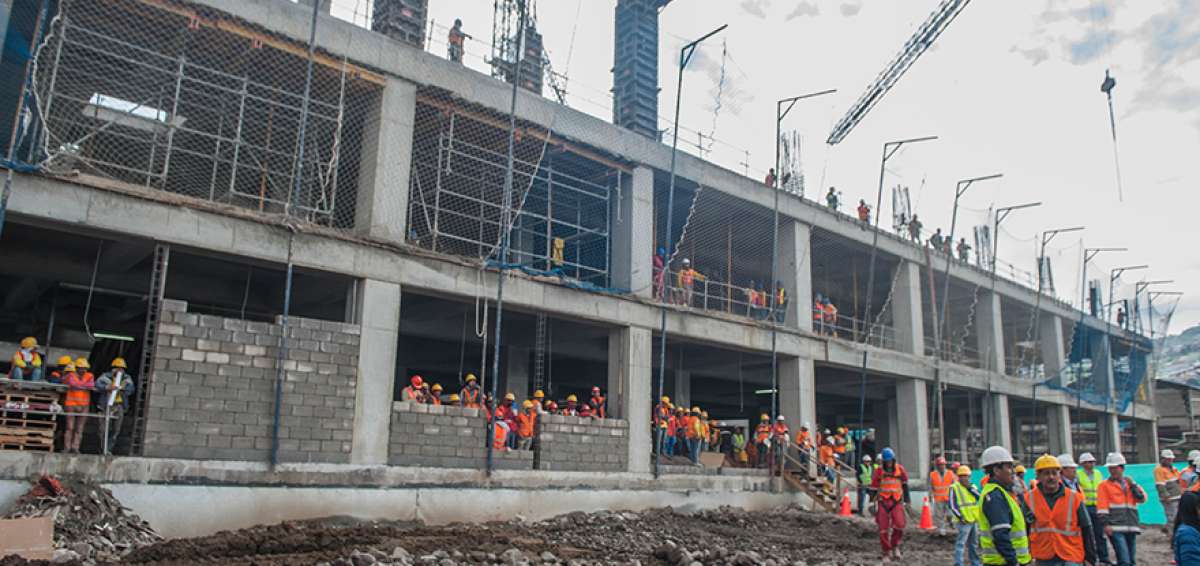 El Hospital del Seguro, ubicado en el sur de Quito, ser&aacute; entregado el 6 de diciembre. Tiene un avance del 60%.