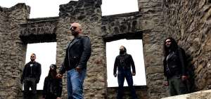 Los colombianos Cromlech (foto) han trabajado con M&uacute;sica H&iacute;brida, adem&aacute;s de sus vecinos: Masacre, Under Threat, Daemoniac o Satanik Pussy Impalers.