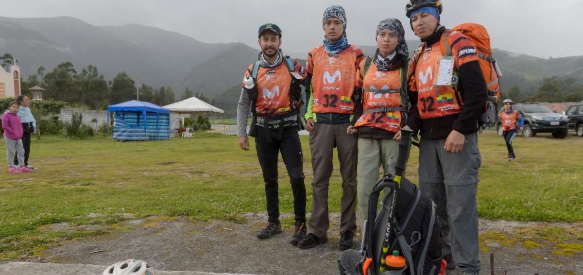 De (izq a der), Diego Mi&ntilde;o, Luis P&eacute;rez, Jennifer P&eacute;rez y Luis P&eacute;rez el capit&aacute;n y padre de la familia.