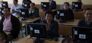 Maestros rindieron pruebas en el colegio Central T&eacute;cnico de Quito.