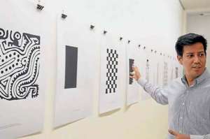 El artista explic&oacute; las similitudes entre los sellos Jama-Coaque y los tipos de composici&oacute;n en el dise&ntilde;o gr&aacute;fico. Foto: Jos&eacute; Mor&aacute;n