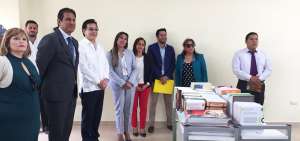 Previamente al evento, el ministro Fander Falcon&iacute;, con el gobernador de Guayas, Jos&eacute; Cevallos, recorri&oacute; las instalaciones de la entidad educativa. 