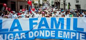 Diversos grupos marchan en el pa&iacute;s contra el matrimonio igualitario