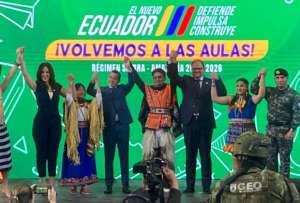 Presidente Noboa participó del inicio del año escolar en el colegio Juan Montalvo, al noroccidente de Quito.