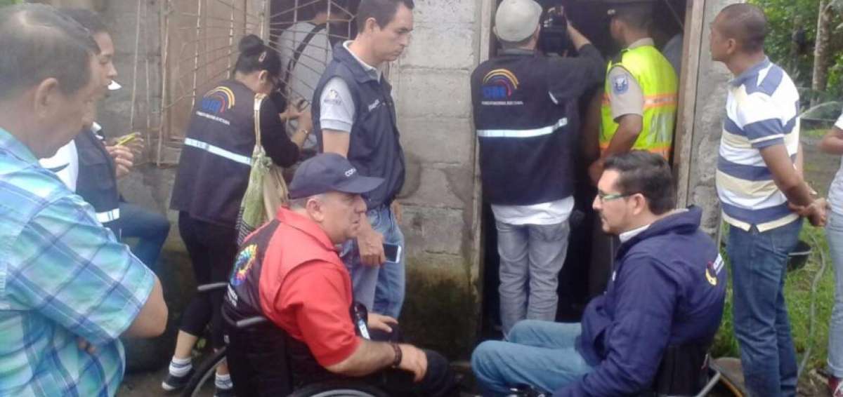 CNE realiza el voto en casa en Las Golondrinas