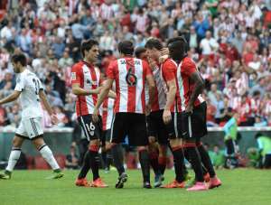 Athletic vence 3-1 al Valencia y sale de puestos de descenso