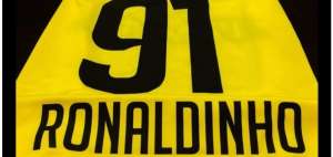 En las redes circula el rumor de que la camiseta, edici&oacute;n limitada de Ronaldinho, costar&aacute; alrededor de $ 80.
