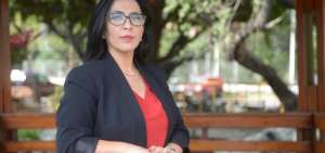 In&eacute;s Luzuriaga, gerente de la sucursal Zona Litoral del Banco de Desarrollo del Ecuador.
