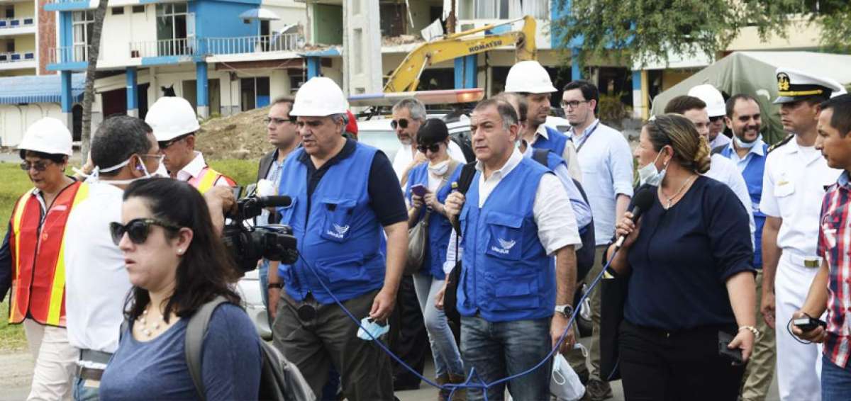Embajadores de la Unasur llegaron ayer a Manab&iacute; con ayuda. Visitaron albergues y zonas afectadas. Adem&aacute;s participaron en una reuni&oacute;n en Montecristi.