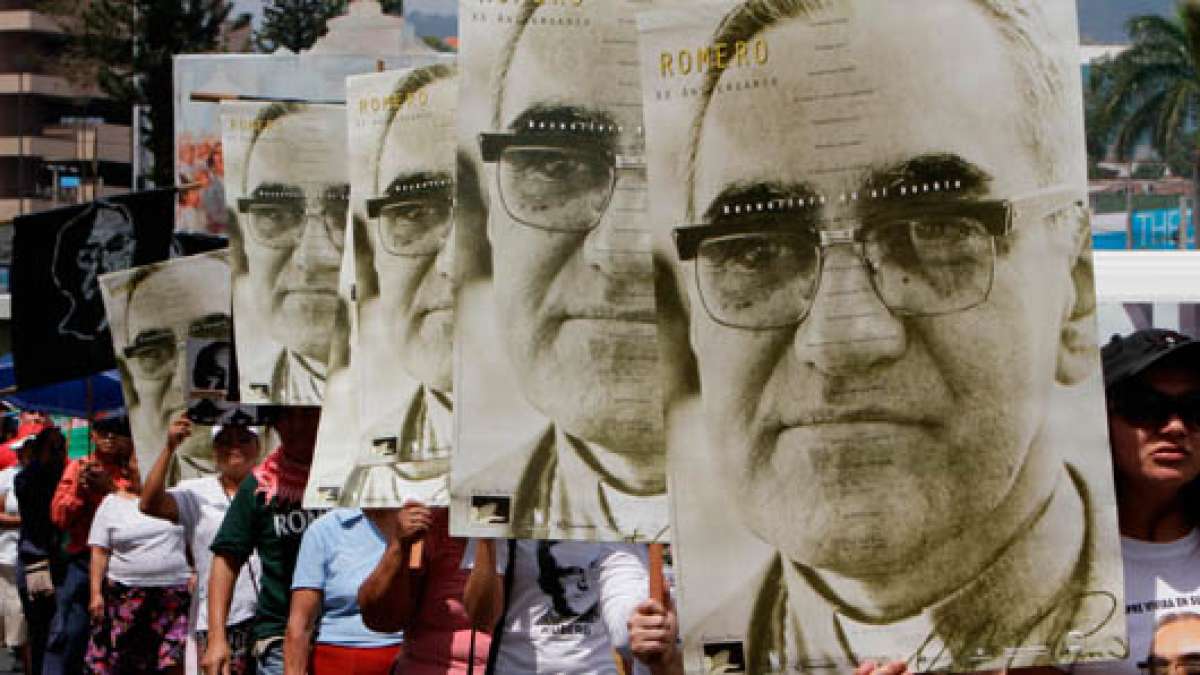 En agosto de 2014, el papa Francisco reconoci&oacute; que no hab&iacute;a impedimento para beatificar a &Oacute;scar Romero. Foto: Tomado de Internet