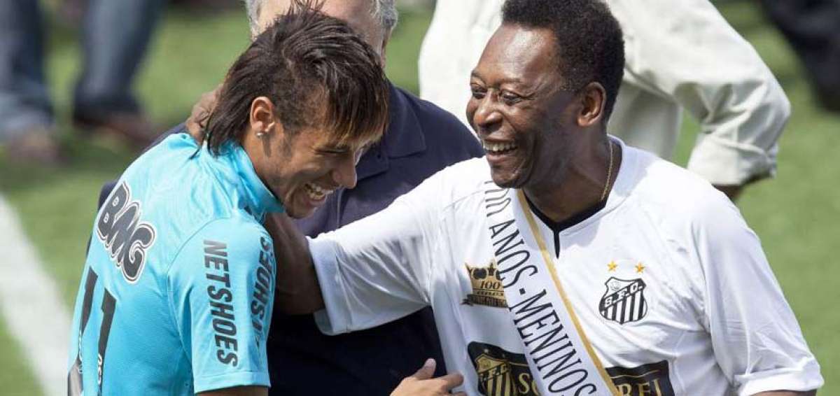 Pel&eacute; felicita a Neymar por su fichaje por el PSG