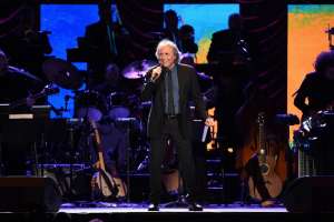 Serrat es la persona del a&ntilde;o, seg&uacute;n el Grammy Latino