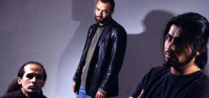 El baterista Igor Icaza, el bajista Franco Aguirre y el guitarrista Pa&uacute;l Segovia, que tambi&eacute;n cant&oacute; en Sal y Mileto hasta su muerte en 2003.