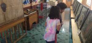 Los religiosos de la zona ten&iacute;an guardados por d&eacute;cadas los art&iacute;culos expuestos, e incluso por los creyentes cat&oacute;licos individuales.  
