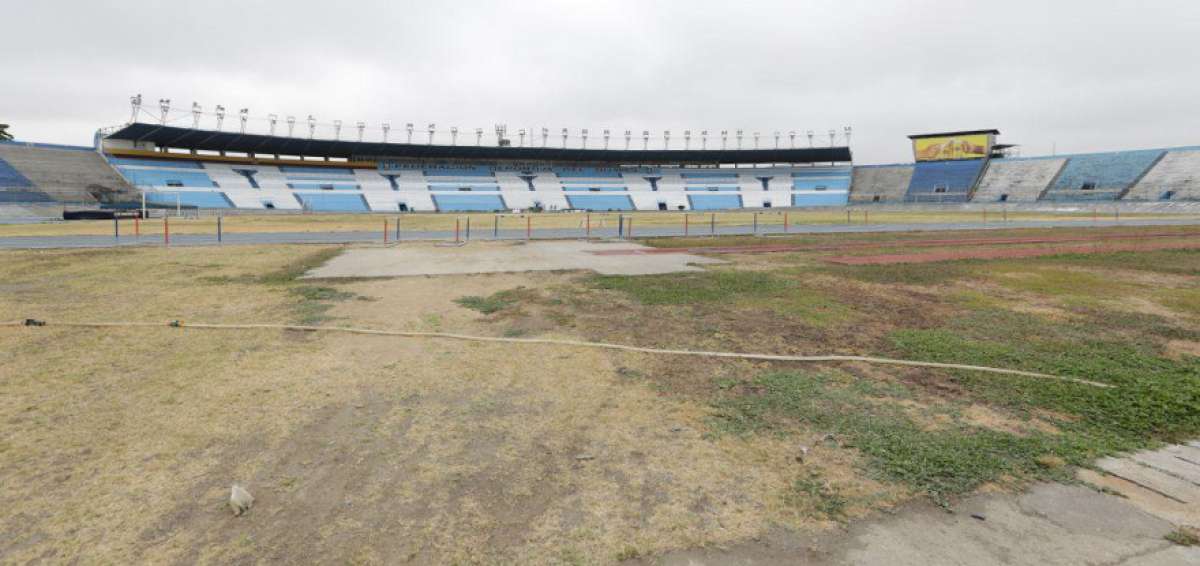 El Estadio Modelo fue inaugurado el 22 de julio de 1959; pero el 3 de noviembre de 2006 se decidi&oacute; a&ntilde;adirle el nombre de Alberto Spencer. 
