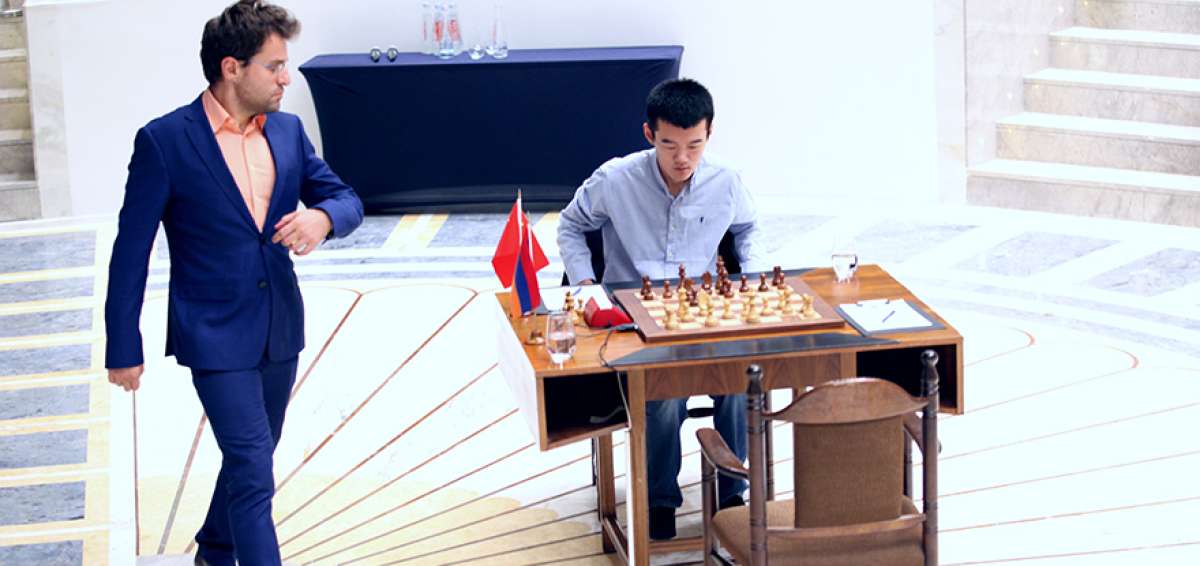 Aronian regresa al tablero durante la ronda 5 de la final, que ya era una partida r&aacute;pida de desempate.