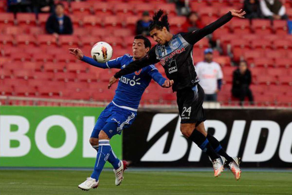 U.de Chile enfrenta presionada a Emelec por Libertadores
