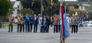 El presidente Len&iacute;n Moreno lleg&oacute; a la ceremonia junto al ministro de Defensa, Oswaldo Jarr&iacute;n, y a los jefes de las tres ramas de las Fuerzas Armadas.