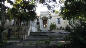 Fundaci&oacute;n dona $900 mil d&oacute;lares para conservar libros de la casa de Hemingway en La Habana