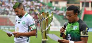 Los capitanes de Liga de Portoviejo y Orense, Marcos Delpadre y Jorge Cevallos, leyeron un mensaje -antes de la final de ida- promoviendo la paz.