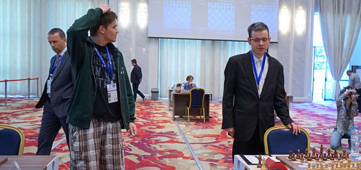 Ant&oacute;n Kovalyov con la pantaloneta con la que no le permitieron jugar. El canadiense, que hab&iacute;a eliminado a Viswanathan Anand, abandon&oacute; el torneo.
