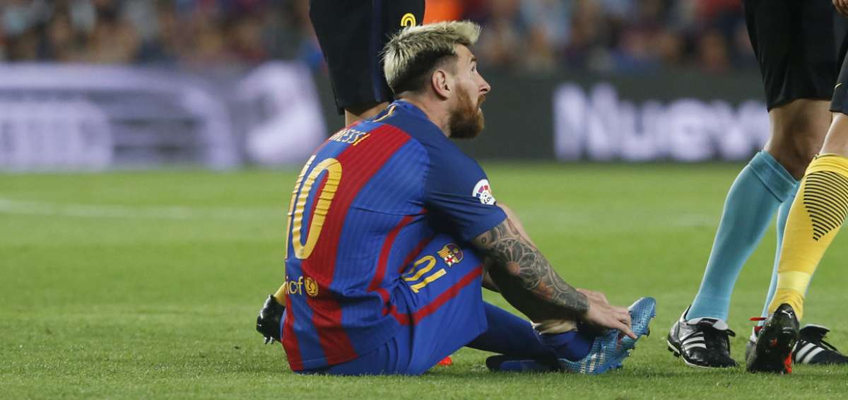 Messi, sustituido por lesi&oacute;n ante el Atl&eacute;tico