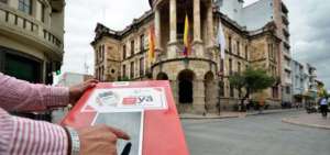 A trav&eacute;s de internet, el personal de las bibliotecas municipales de la capital azuaya presta su apoyo a j&oacute;venes que siguen estudiando de forma virtual.