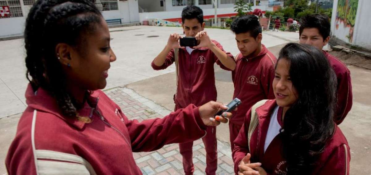 Los estudiantes escriben notas sobre temas de su inter&eacute;s que se publican los s&aacute;bados en este diario.
