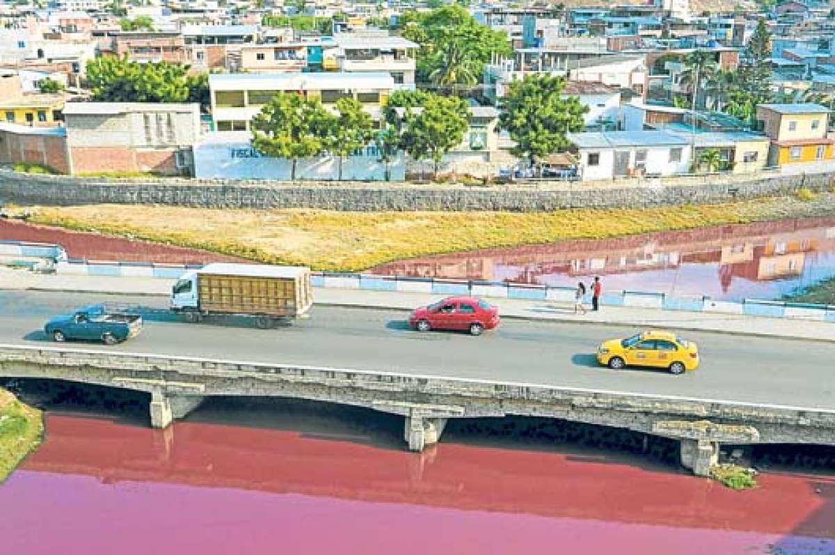 En las pr&oacute;ximas semanas, las aguas residuales volver&aacute;n a su color natural. Foto: Rodolfo P&aacute;rraga / El Tel&eacute;grafo