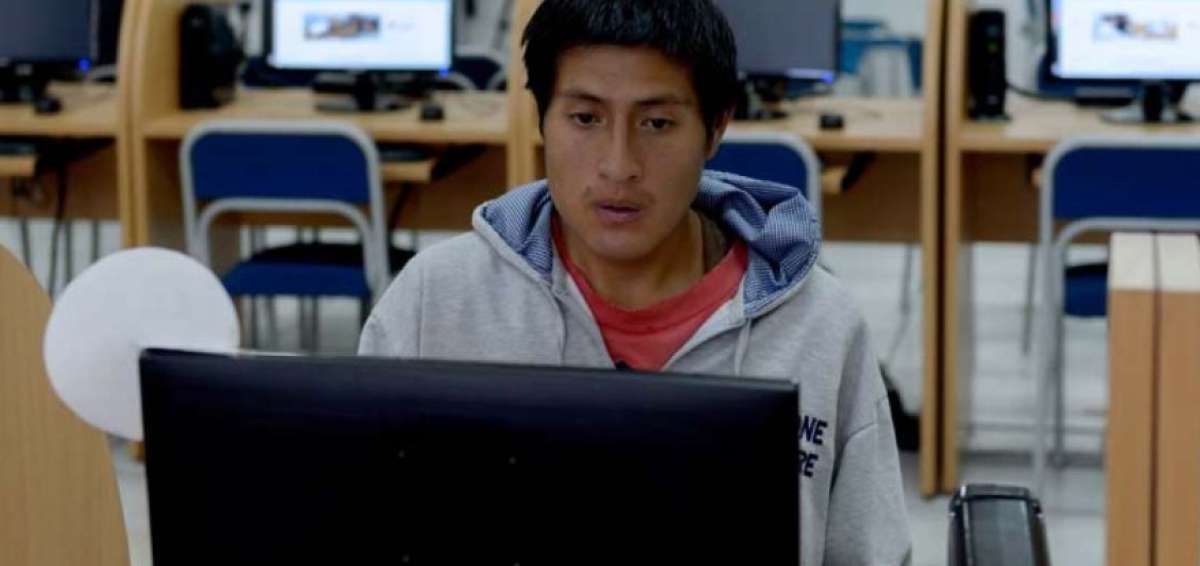 Radio, televisi&oacute;n e internet soportar&aacute;n curso escolar a distancia