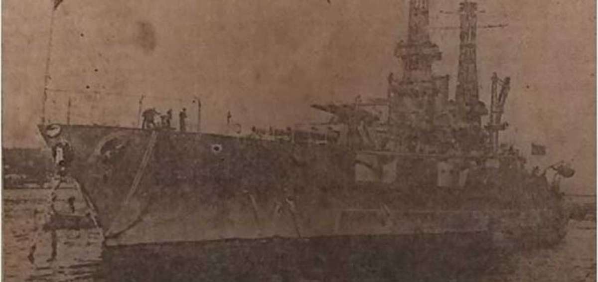 Buque insignia retorna a muelle tras la guerra