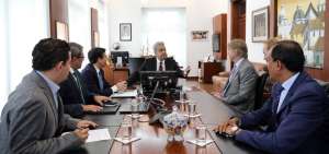 Inversionista extranjero muestra su inter&eacute;s por el proyecto de gas natural de Ecuador
