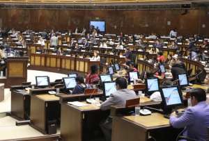 La Comisión de Fiscalización de la Asamblea Nacional rechazó la solicitud de juicio político contra tres exfuncionarios de Guillermo Lasso.