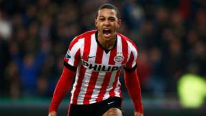 Equipo de Antonio Valencia ficha a Memphis Depay